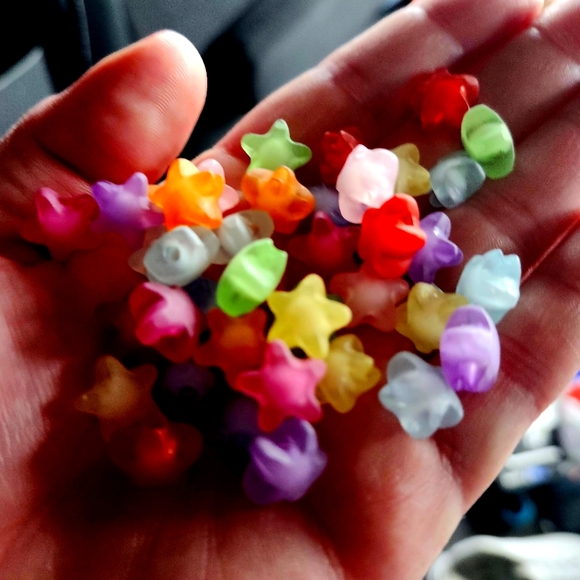 Jewelry - Frosted colorful star shaped beads